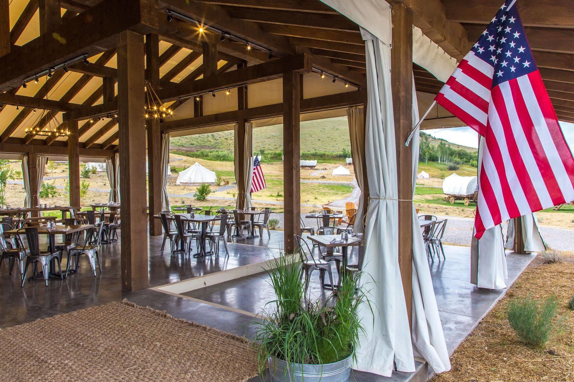 Conestoga Ranch Glamping Resort Garden City Exteriör bild