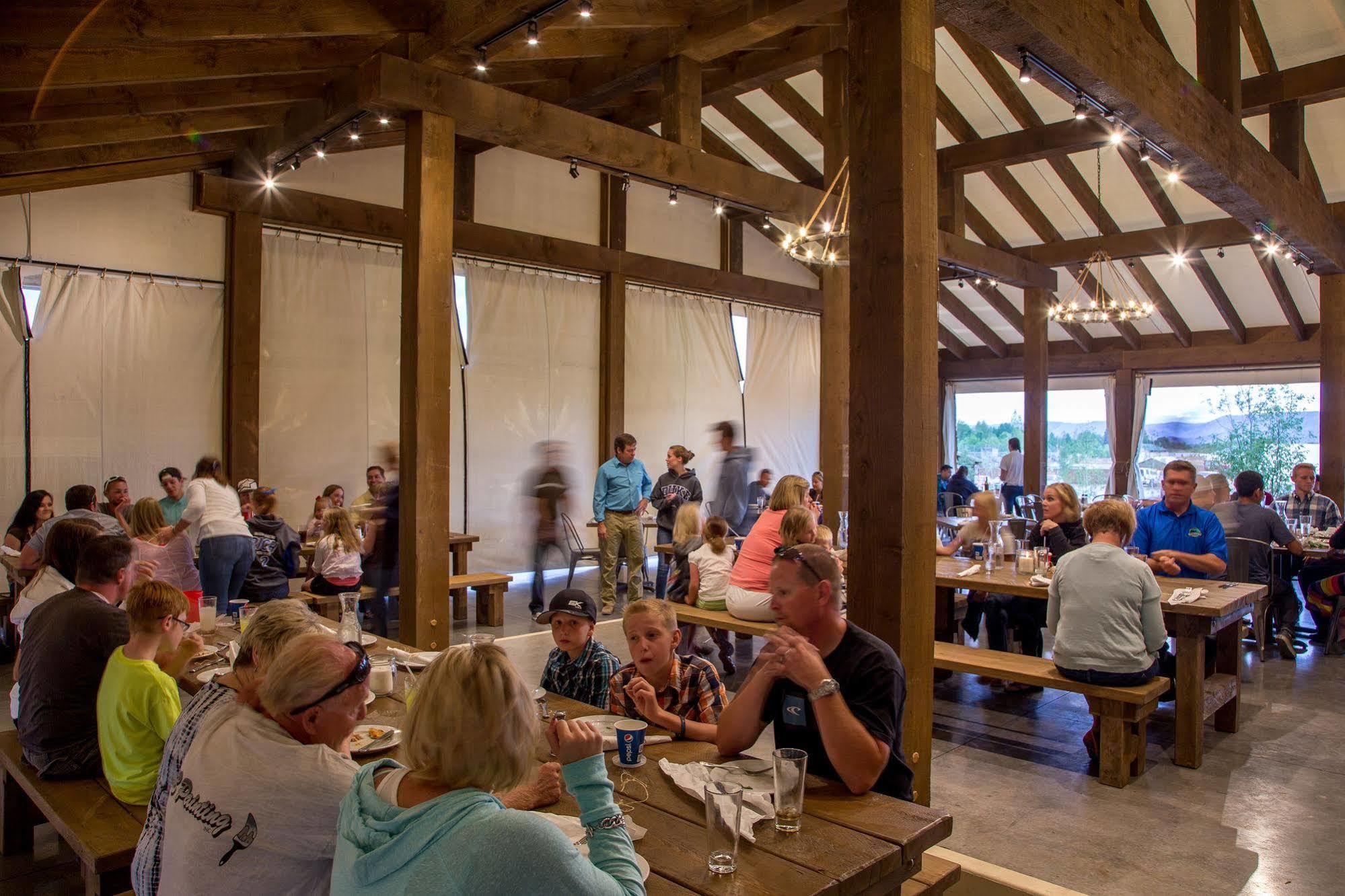 Conestoga Ranch Glamping Resort Garden City Exteriör bild