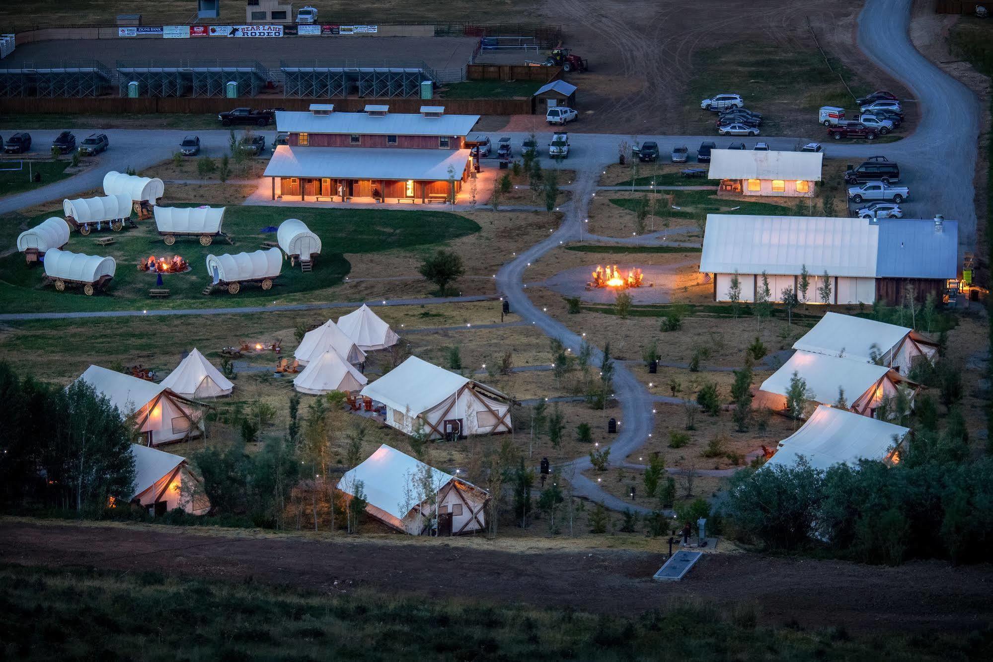 Conestoga Ranch Glamping Resort Garden City Exteriör bild